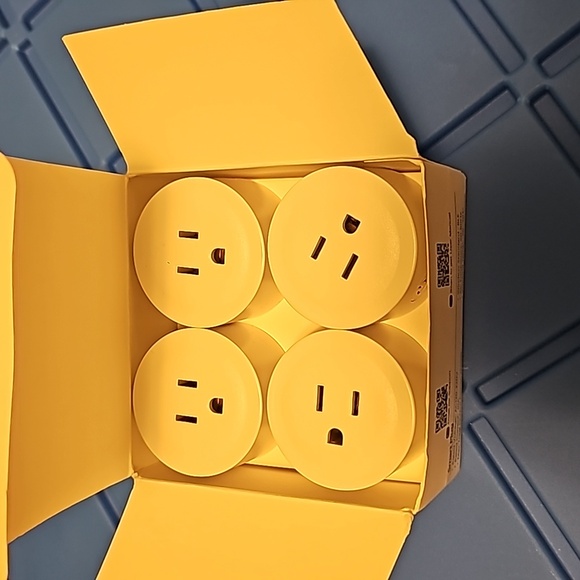 Smart Plugs - Picture 2 of 4